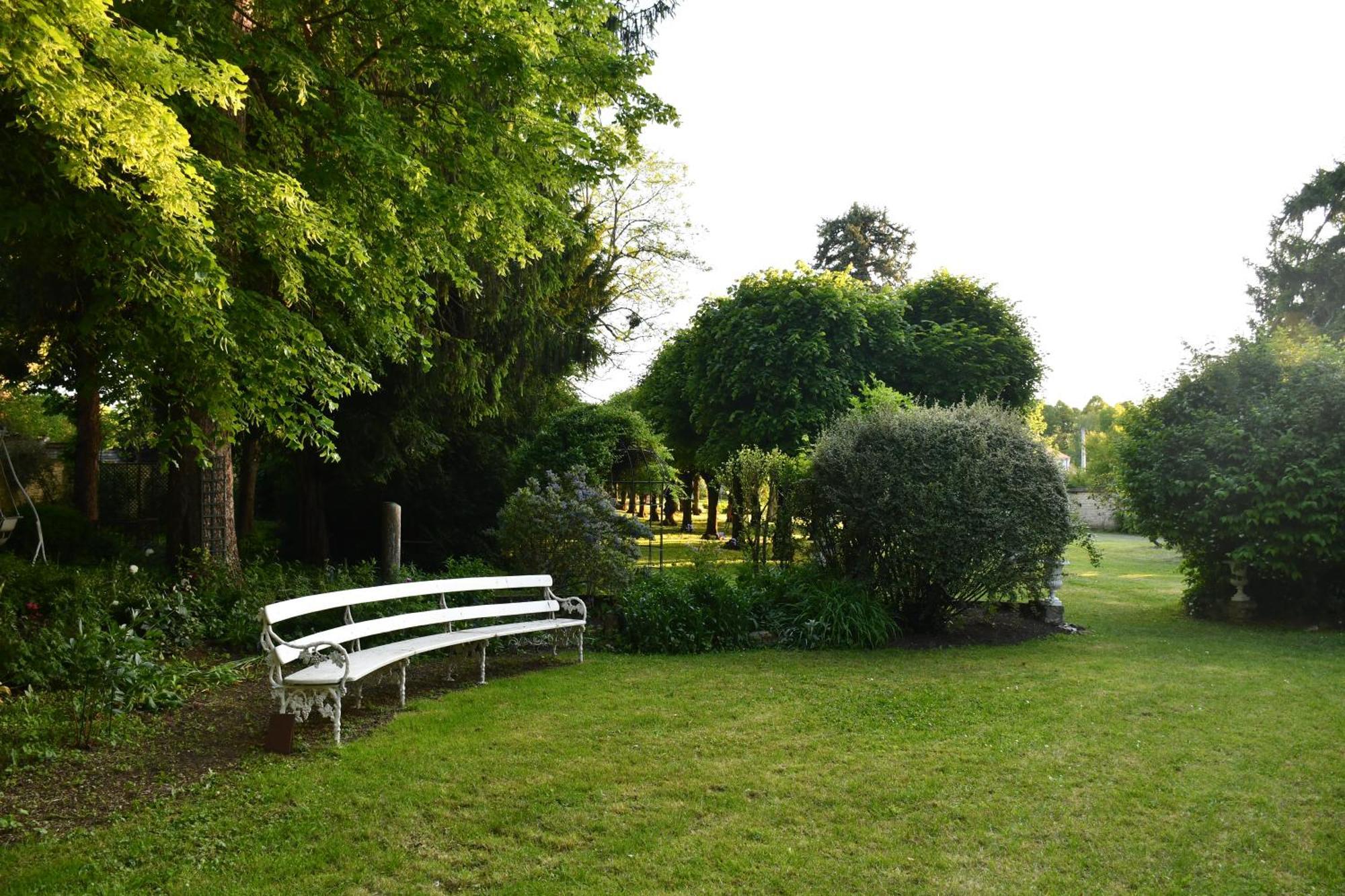 Le Val Clos, Appartement Dans Une Maison De Maitre 19E Tanlay Buitenkant foto